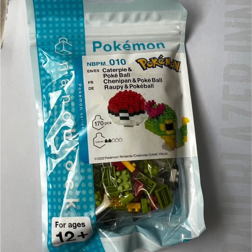Nanoblock Pokémon Caterpie & Poké Ball Building Set